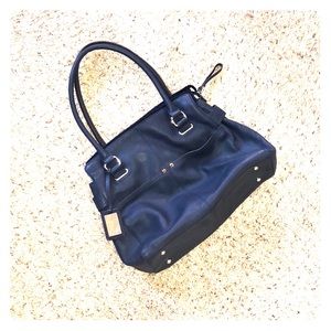 Beautiful, spacious shoulder bag